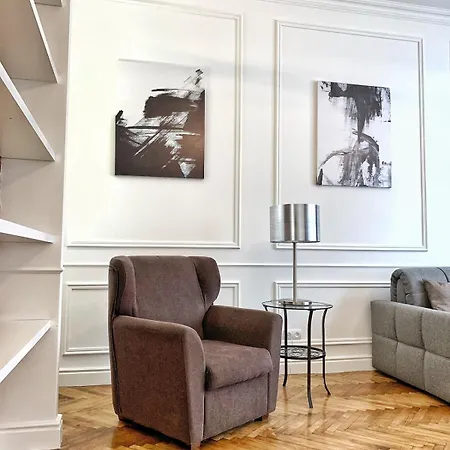 Opera House 2 Separate світло є *