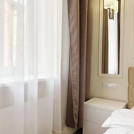 Opera House 2 Separate світло є Lwów